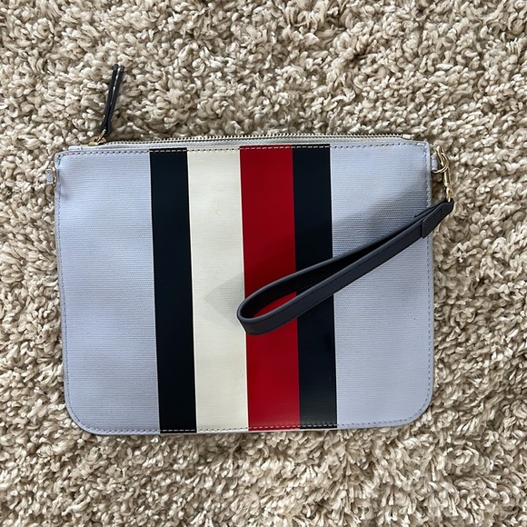 Tommy Hilfiger Pouch Clutch ☁️ - Picture 5 of 5